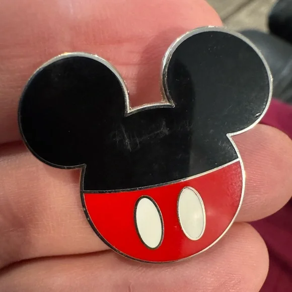 Mickey Icon Mickey Mouse Ears Disney Pin Black Red And White - Picture 1 of 2
